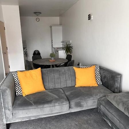 Recently Refurbished Apt Central Mk Free Parking Milton Keynes Exterior foto