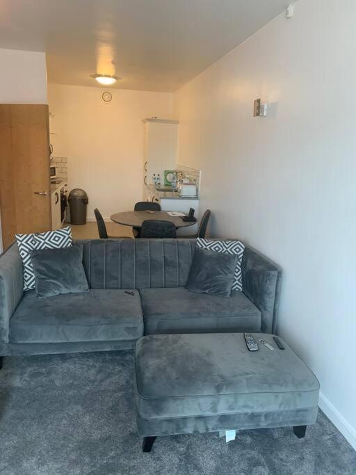 Recently Refurbished Apt Central Mk Free Parking Milton Keynes Exterior foto