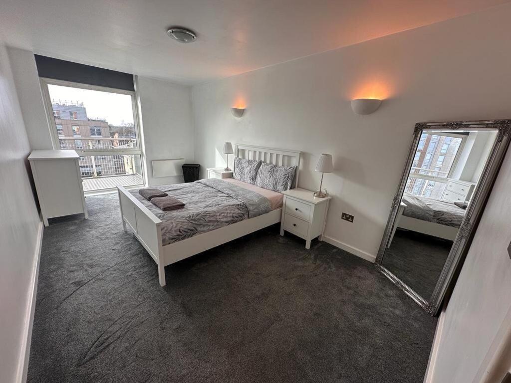 Recently Refurbished Apt Central Mk Free Parking Milton Keynes Exterior foto